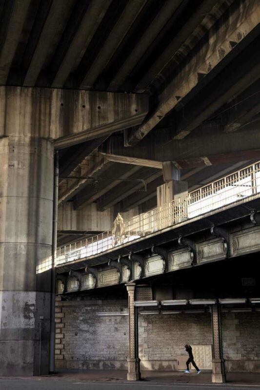 Sous le pont